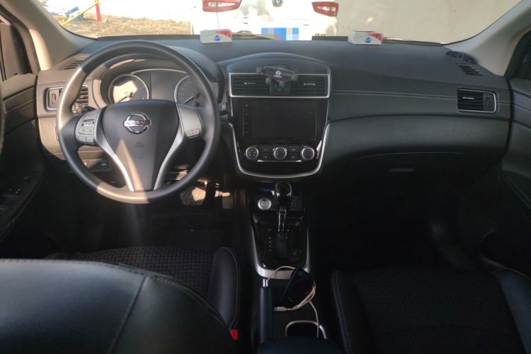 Used Nissan Tiida 2019 1.6L CVT Smart Drive Version China VI Standard Center Console