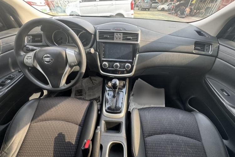 Used Nissan Tiida 2019 1.6L CVT Smart Enjoyment Version China VI Standard Center Console