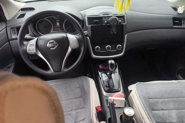 Used Nissan Tiida 2019 1.6L CVT Smart Drive Version China VI Standard Center Console