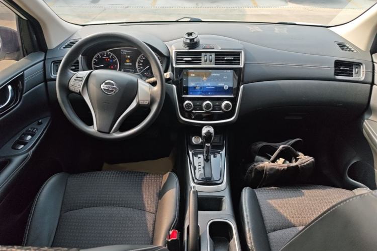 Used Nissan Tiida 2019 1.6L CVT Smart Enjoyment Version China V Standard Center Console