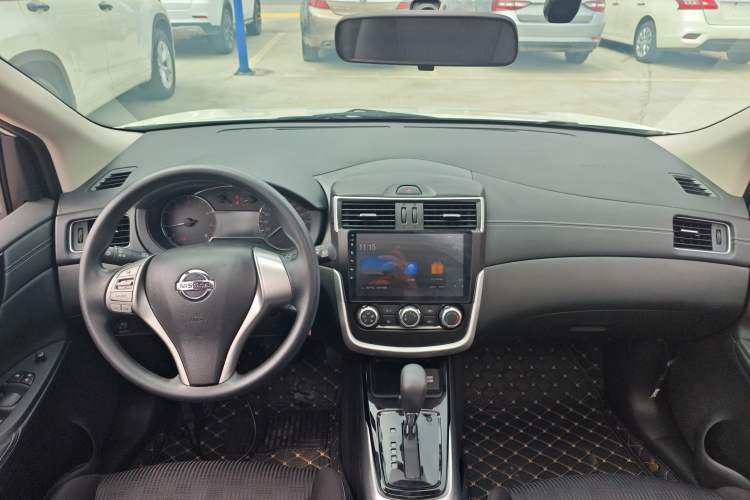 Used Nissan Tiida 2019 1.6L CVT Cool Edition China VI Standard Center Console