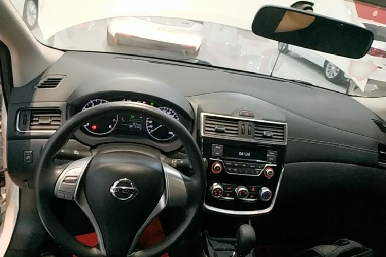 Used Nissan Tiida 2019 1.6L CVT Cool Edition China VI Standard Center Console