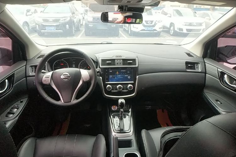 Used Nissan Tiida 2019 1.6L CVT Smart Drive Version China VI Standard Center Console