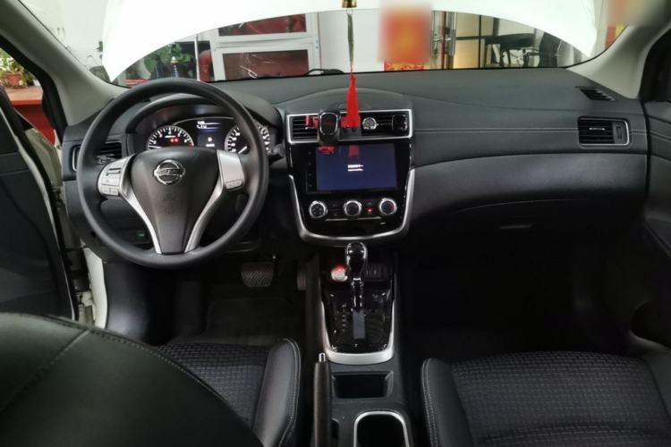 Used Nissan Tiida 2019 1.6L CVT Smart Enjoyment Version China VI Standard Center Console