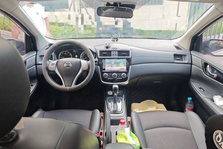 Used Nissan Tiida 2019 1.6L CVT Smart Drive Version China VI Standard Center Console