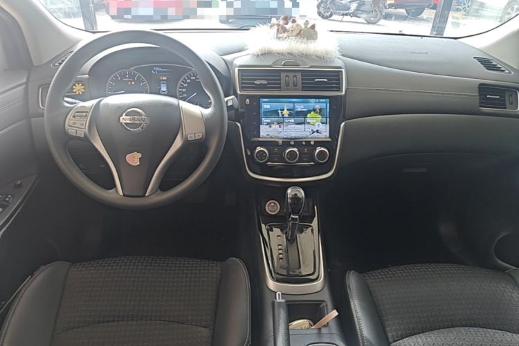 Used Nissan Tiida 2019 1.6L CVT Smart Drive Version China VI Standard Center Console