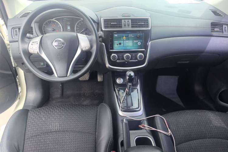 Used Nissan Tiida 2019 1.6L CVT Smart Drive Version China VI Standard Center Console