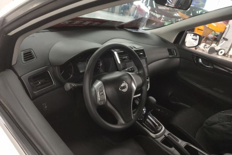 Used Nissan Tiida 2019 1.6L CVT Cool Dynamic Version China V Standard Center Console