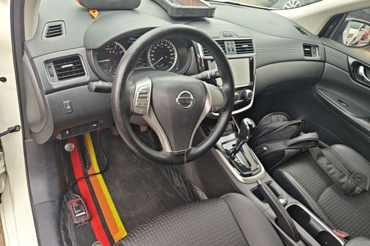 Used Nissan Tiida 2019 1.6L CVT Smart Enjoyment Version China VI Standard Center Console
