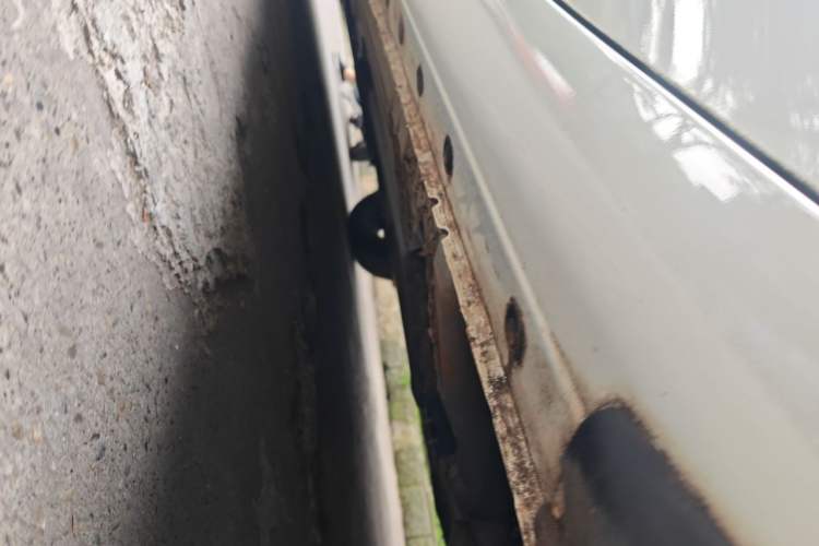 Used Nissan Tiida 2019 1.6L CVT Smart Drive Version China VI Standard Chassis Rear Left