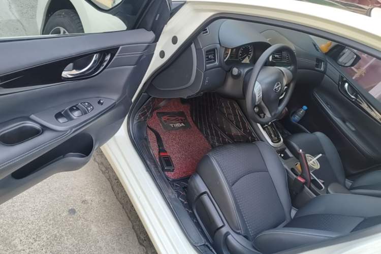 Used Nissan Tiida 2019 1.6L CVT Smart Drive Version China VI Standard Driver Seat