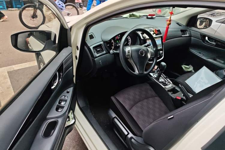 Used Nissan Tiida 2019 1.6L CVT Cool Dynamic Version China V Standard Driver Seat