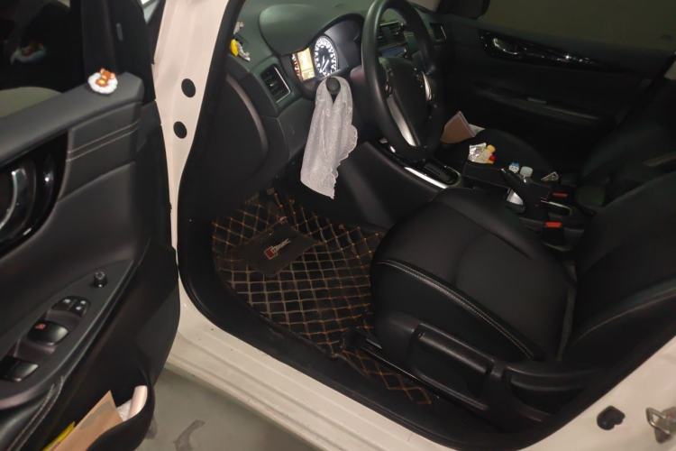 Used Nissan Tiida 2019 1.6L CVT Smart Drive Version China V Standard Driver Seat