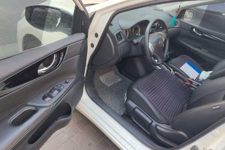 Used Nissan Tiida 2019 1.6L CVT Smart Enjoyment Version China VI Standard Driver Seat