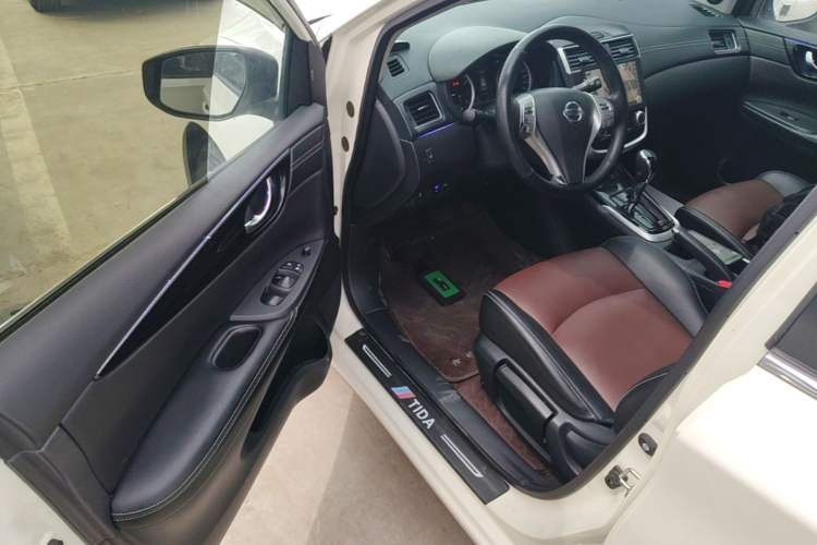 Used Nissan Tiida 2019 1.6L CVT Smart Drive Version China V Standard Driver Seat