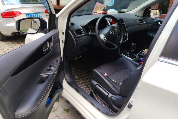 Used Nissan Tiida 2019 1.6L CVT Smart Drive Version China VI Standard Driver Seat