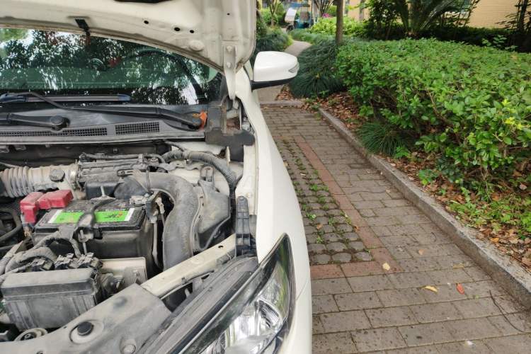 Used Nissan Tiida 2019 1.6L CVT Smart Drive Version China VI Standard Engine Bay Left