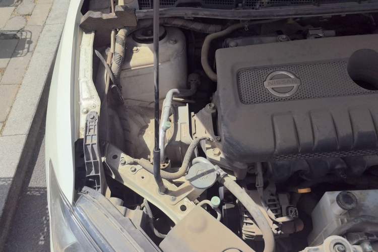 Used Nissan Tiida 2019 1.6L CVT Smart Drive Version China VI Standard Engine Bay Right