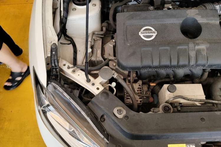 Used Nissan Tiida 2019 1.6L CVT Smart Drive Version China VI Standard Engine Bay Right