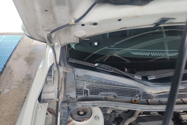 Used Nissan Tiida 2019 1.6L CVT Smart Drive Version China VI Standard Engine Bay Right