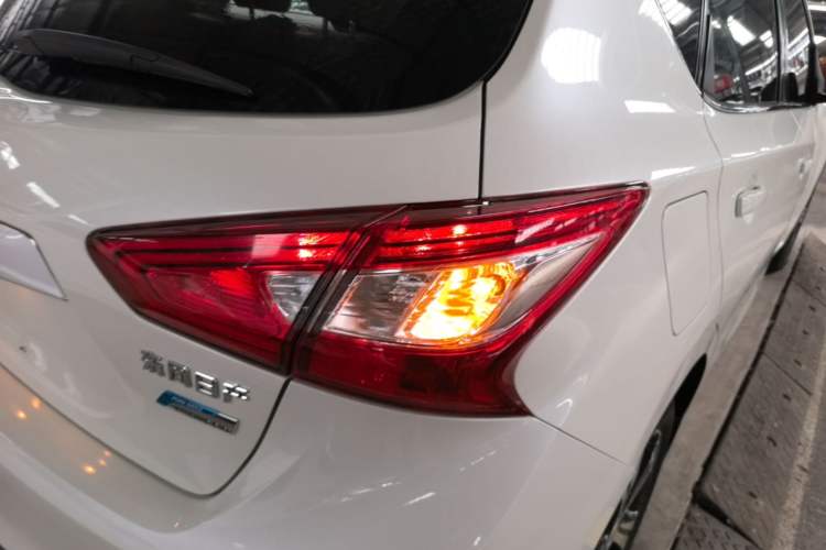 Used Nissan Tiida 2019 1.6L CVT Smart Drive Version China VI Standard Exterior 3