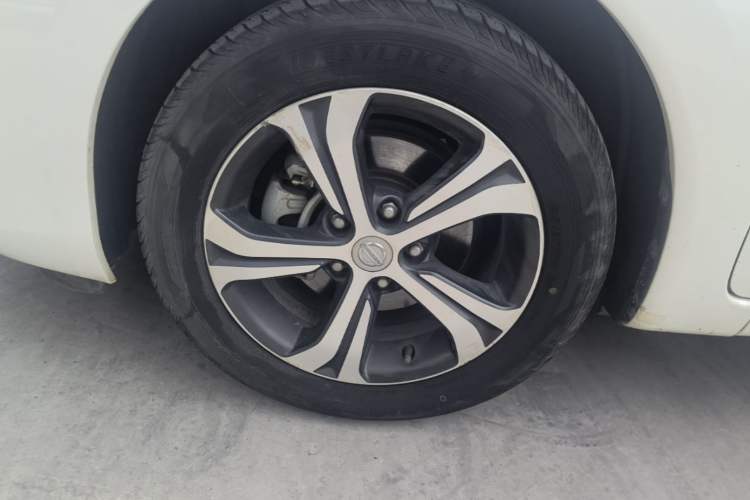 Used Nissan Tiida 2019 1.6L CVT Smart Drive Version China VI Standard Exterior 4