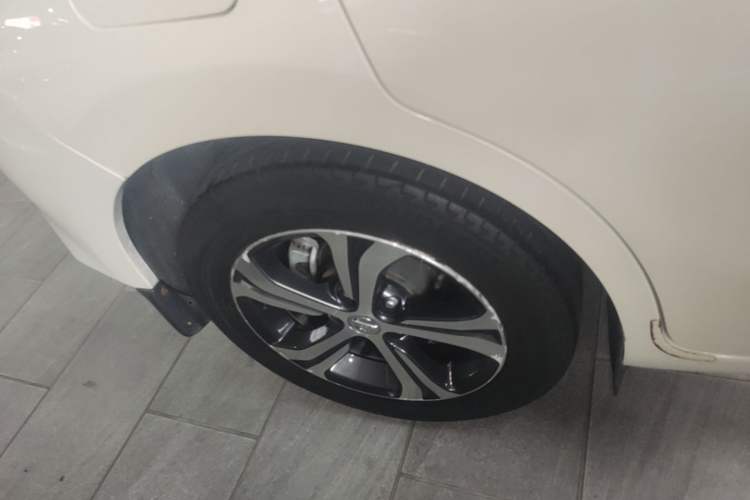 Used Nissan Tiida 2019 1.6L CVT Smart Drive Version China VI Standard Exterior 5