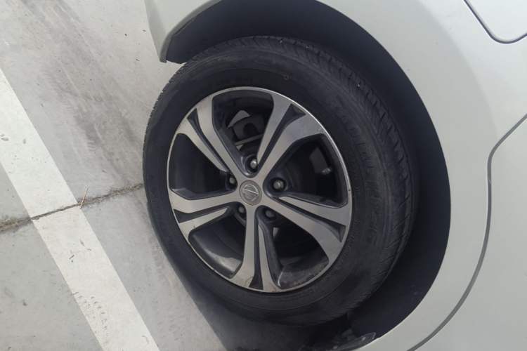 Used Nissan Tiida 2019 1.6L CVT Smart Drive Version China VI Standard Exterior 5