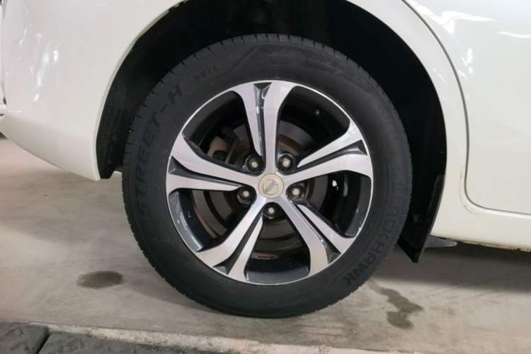 Used Nissan Tiida 2019 1.6L CVT Smart Drive Version China VI Standard Exterior 5