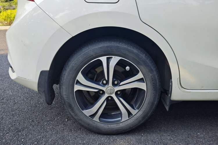 Used Nissan Tiida 2019 1.6L CVT Smart Drive Version China VI Standard Exterior 6