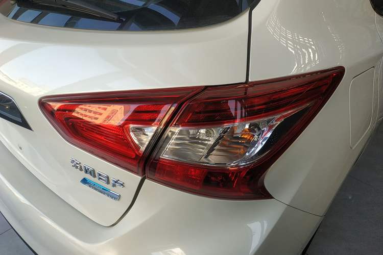 Used Nissan Tiida 2019 1.6L CVT Smart Drive Version China VI Standard Exterior 6