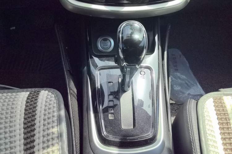 Used Nissan Tiida 2019 1.6L CVT Smart Drive Version China VI Standard Gear Lever