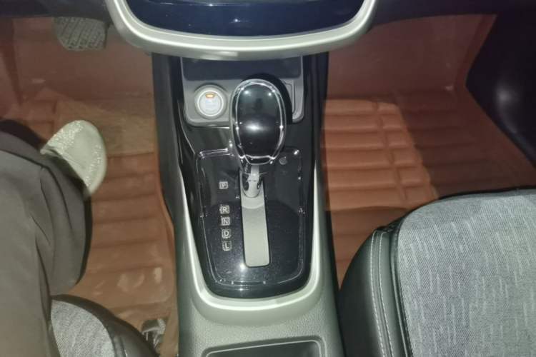 Used Nissan Tiida 2019 1.6L CVT Smart Drive Version China VI Standard Gear Lever