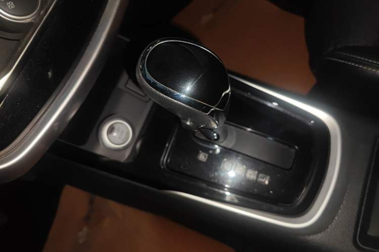 Used Nissan Tiida 2019 1.6L CVT Smart Enjoyment Version China VI Standard Gear Lever