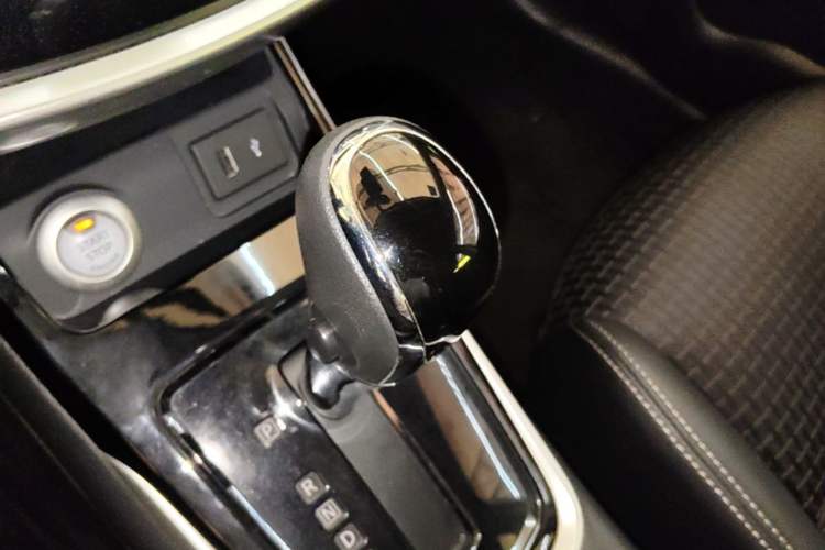 Used Nissan Tiida 2019 1.6L CVT Smart Drive Version China VI Standard Gear Lever