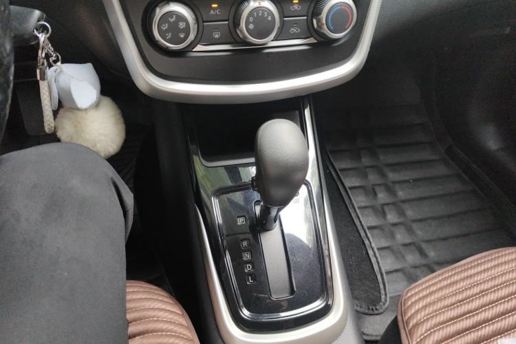 Used Nissan Tiida 2019 1.6L CVT Cool Edition China VI Standard Gear Lever
