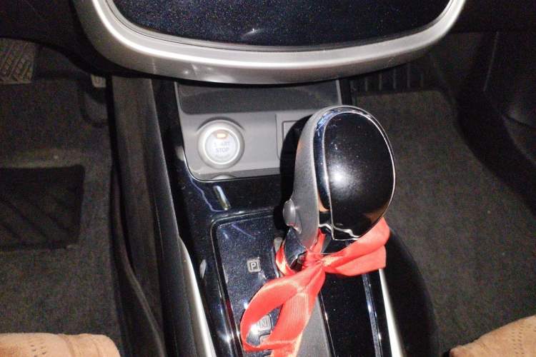 Used Nissan Tiida 2019 1.6L CVT Smart Drive Version China VI Standard Gear Lever