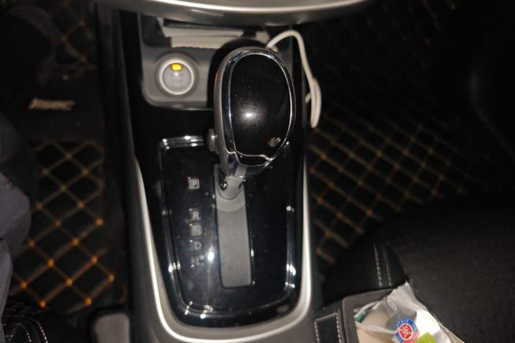 Used Nissan Tiida 2019 1.6L CVT Smart Drive Version China V Standard Gear Lever