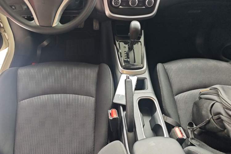 Used Nissan Tiida 2019 1.6L CVT Cool Edition China VI Standard Gear Lever