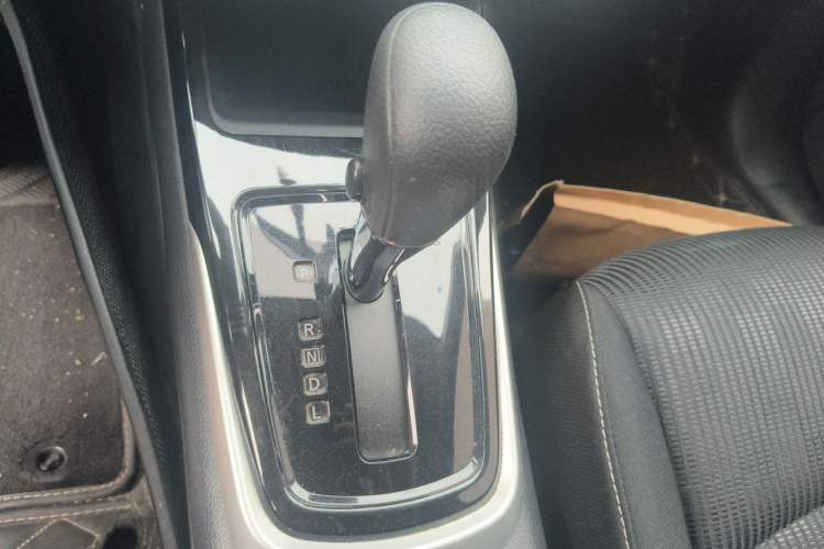 Used Nissan Tiida 2019 1.6L CVT Cool Edition China VI Standard Gear Lever
