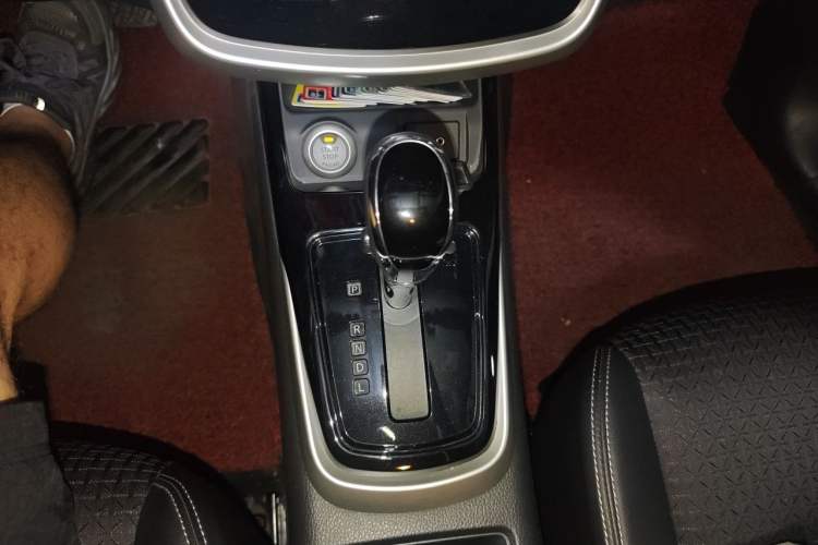 Used Nissan Tiida 2019 1.6L CVT Smart Drive Version China VI Standard Gear Lever