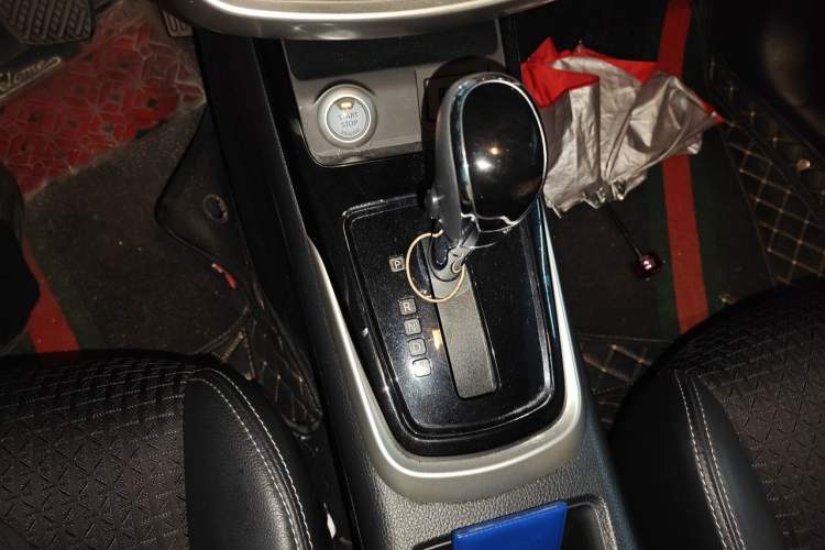 Used Nissan Tiida 2019 1.6L CVT Smart Drive Version China VI Standard Gear Lever