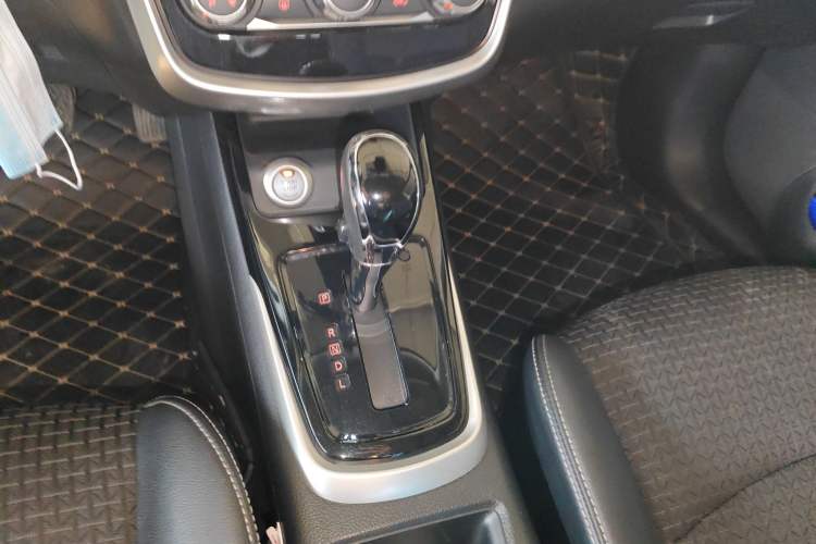 Used Nissan Tiida 2019 1.6L CVT Smart Drive Version China VI Standard Gear Lever