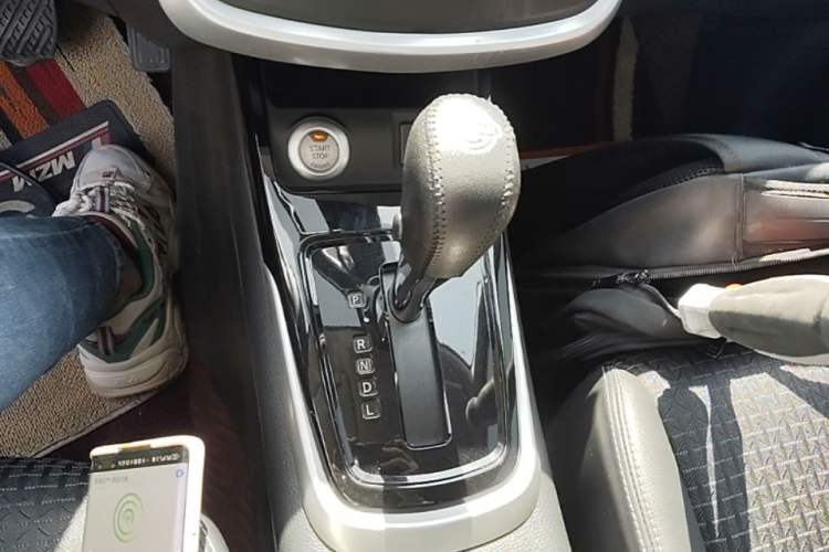 Used Nissan Tiida 2019 1.6L CVT Smart Drive Version China VI Standard Gear Lever
