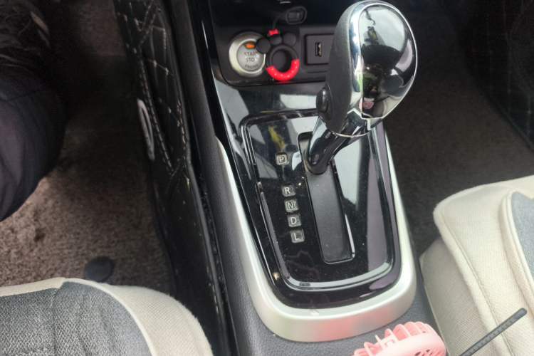 Used Nissan Tiida 2019 1.6L CVT Smart Drive Version China VI Standard Gear Lever