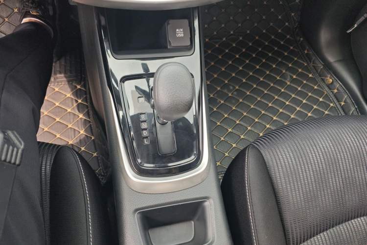 Used Nissan Tiida 2019 1.6L CVT Cool Edition China VI Standard Gear Lever