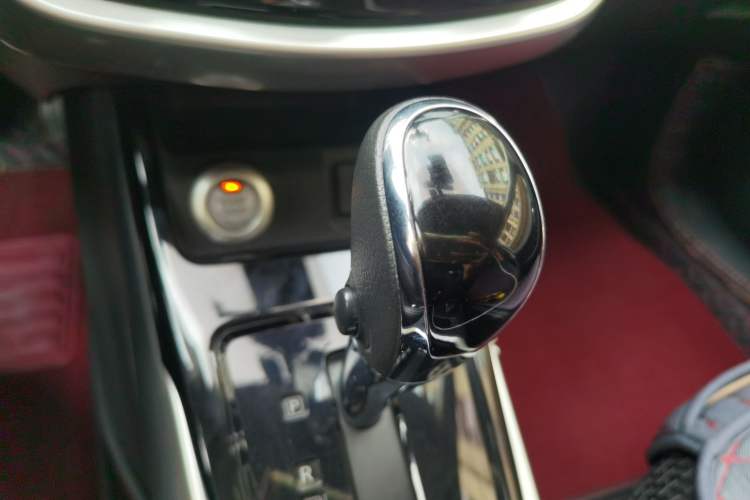Used Nissan Tiida 2019 1.6L CVT Smart Drive Version China VI Standard Gear Lever