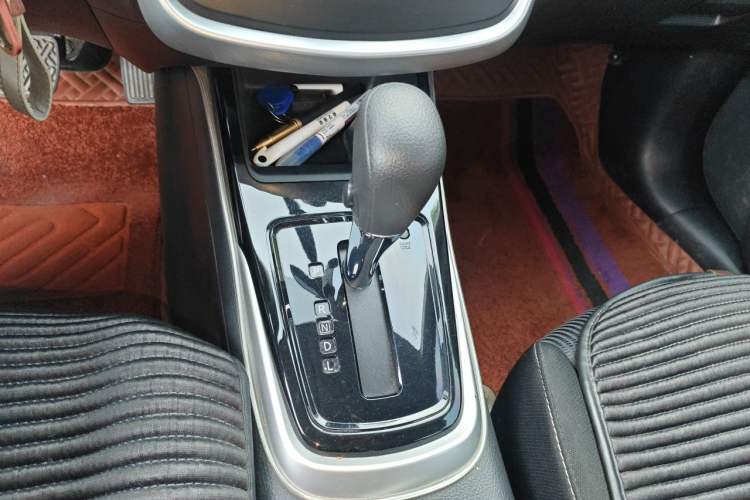 Used Nissan Tiida 2019 1.6L CVT Cool Edition China VI Standard Gear Lever