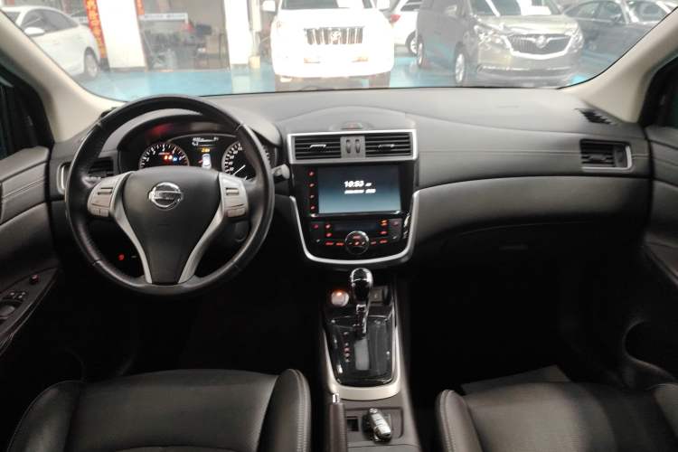 Used Nissan Tiida 2019 1.6L CVT ZhiZun Edition China VI standard Gear Lever