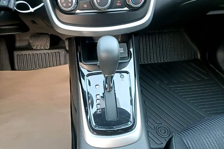 Used Nissan Tiida 2019 1.6L CVT Cool Edition China VI Standard Gear Lever